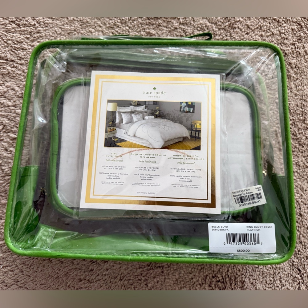 Kate spade king duvet cover and pillow shams 4-pieces has small stains